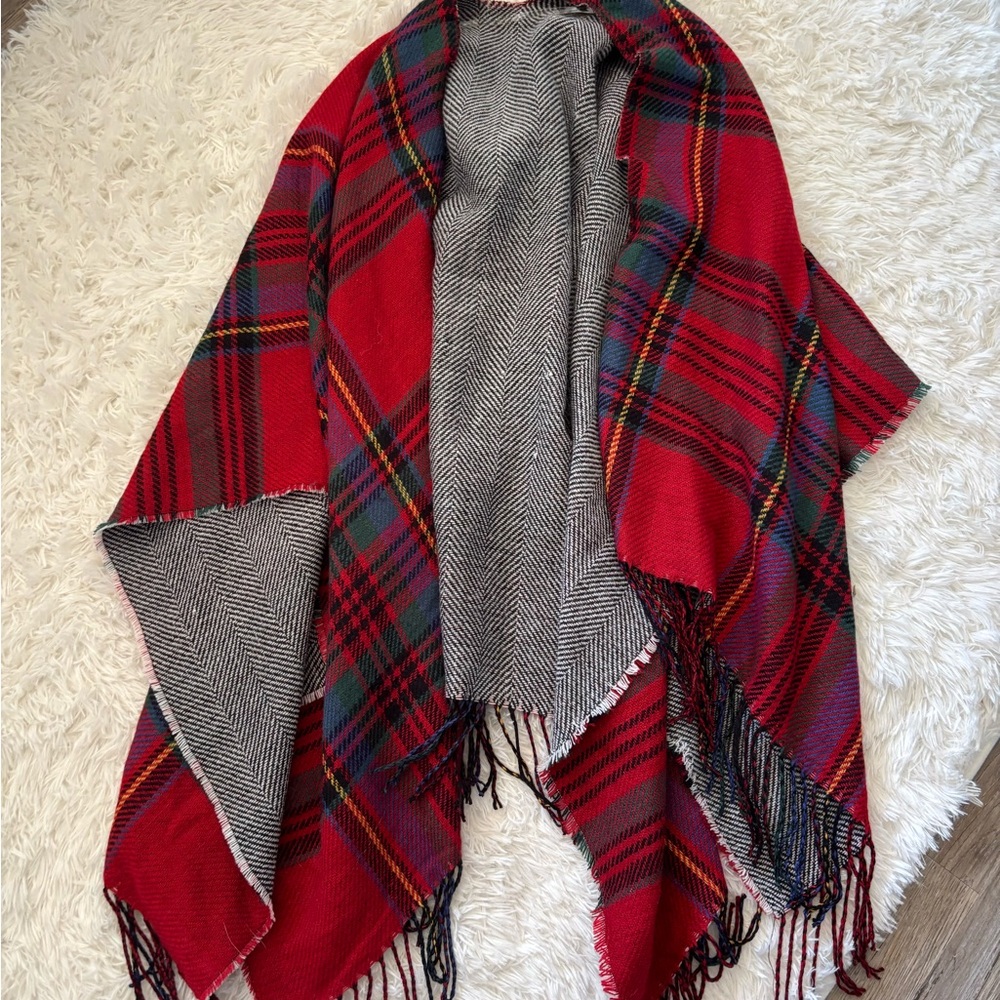 ⭐️ 2/ $15 ⭐️ Red Plaid Fringe Shawl